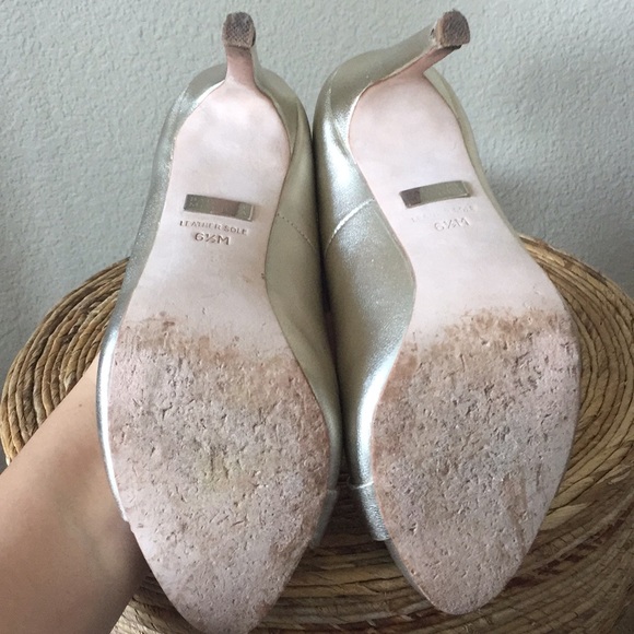 Badgley Mischka Simba II Platinum - Picture 7 of 10